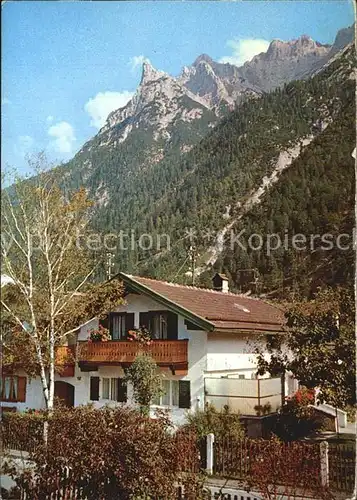 Mittenwald Bayern Pollerhaeusl mit Karwendel Kat. Mittenwald