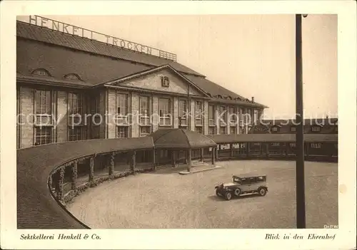 Biebrich Wiesbaden Sektkellerei Henkell & Co Blick in den Ehrenhof