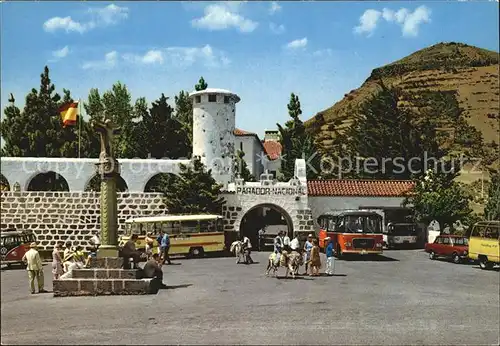 Tejeda Cruz de Tejeda Turistas en el Parador Nacional Kat. Gran Canaria Spanien