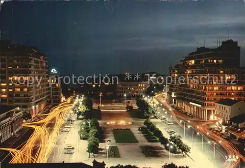 Dakar Place de l`Independance la nuit Kat. Dakar