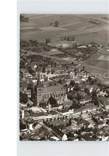 Xanten Dom und Roemisches Amphitheater Fliegeraufnahme Kat. Xanten