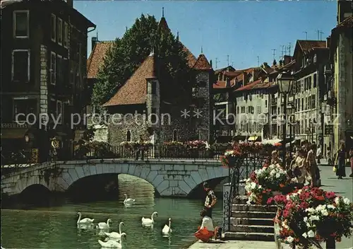 Annecy Haute Savoie Au milieu du Thiou Quais fleuris Palais de l Isle Kat. Annecy