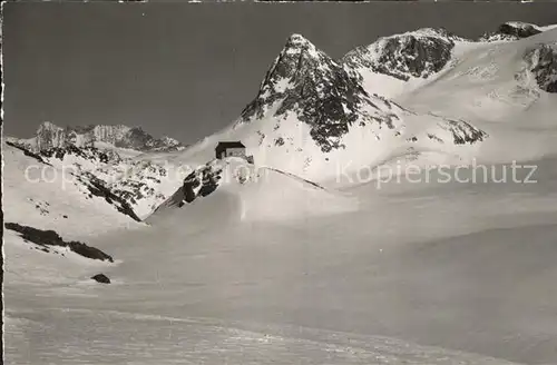 Cabane de Dix Aiguille de la Tsa et les Ptes de Tsena Refien Kat. Arolla