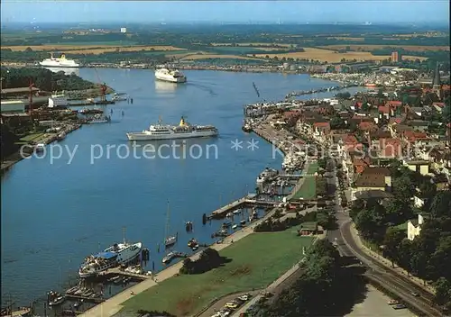 Travemuende Ostseebad Fliegeraufnahme mit Hafen Kat. Luebeck