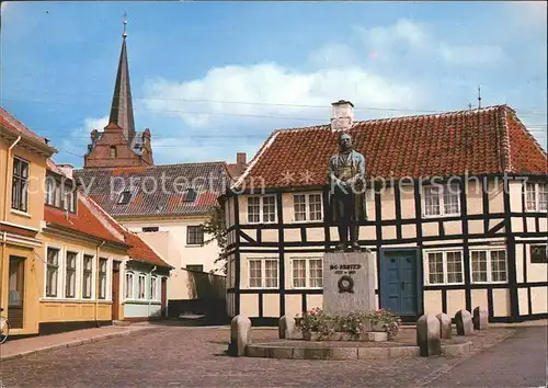 Rudkobing Gaasetorvet med HC Orsteds Statue Marktplatz