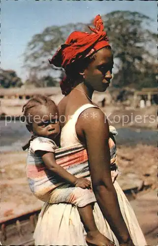 Typen Afrika Jeune maman