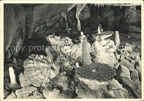 Hoehlen Caves Grottes Attendorner Tropfsteinhoehle Kristalle  Kat. Berge