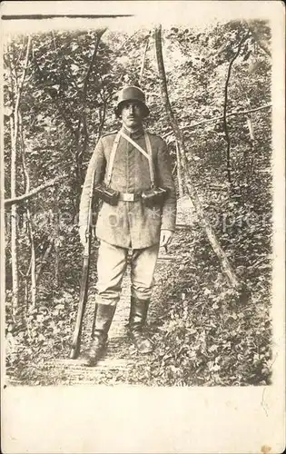 Militaria WK1 Soldat mit Gewehr Stahlhelm Kat. WK1