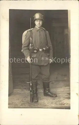 Militaria WK1 Soldat Bajonett Stahlhelm  Kat. WK1