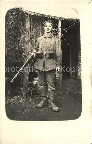 Militaria WK1 soldat mit Gewehr Kat. WK1