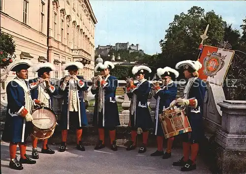 Leibgarde Wache Buergergarde Mirabellgarten Salzburg Kat. Polizei