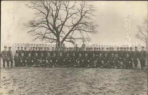 Militaria WK1 Gruppenfoto Dresden soldaten mit Gewehr 