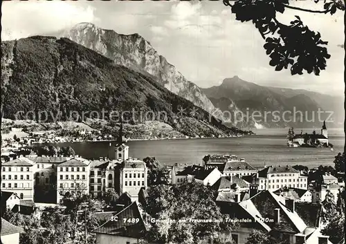 Traunsee Teilansicht Gmurden mit See Kat. Oesterreich