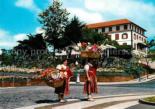 Funchal New Avenue Hotel and flowers girls Kat. Funchal