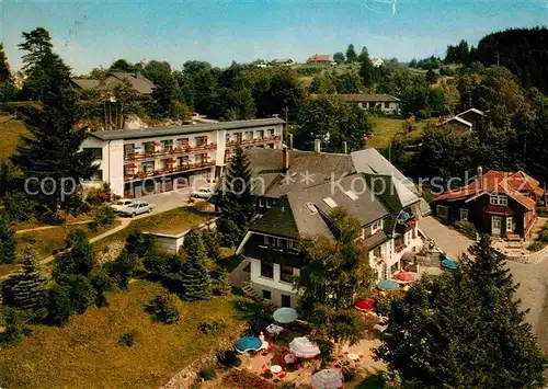 Haeusern Schwarzwald Albtalblick mit Berg Hotel Kat. Haeusern