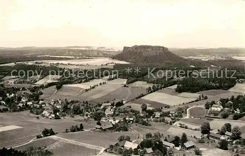 Pfaffendorf Koenigstein mit Fels Pfaffenstein Kat. Koenigstein Saechsische Schweiz