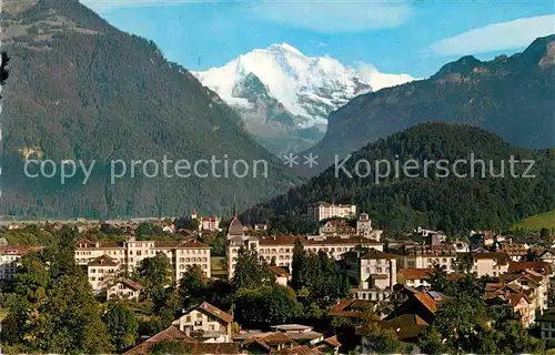 Interlaken BE Blick ueber die Stadt zur Jungfrau Berner Alpen Kat. Interlaken