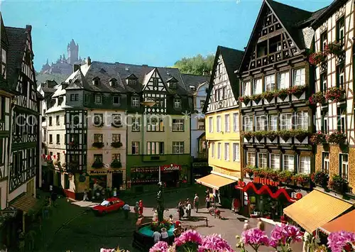 Cochem Mosel Marktplatz mit St Martinsbrunnen und Reichsburg Kat. Cochem