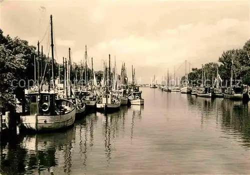 Boote Warnemuende Am Alten Strom  Kat. Schiffe