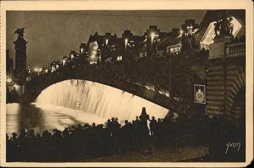 AK / Ansichtskarte Events Exposition Internationale des Arts Decoratifs Paris Cascade Lumineuse du Pont Alexandre / Events /