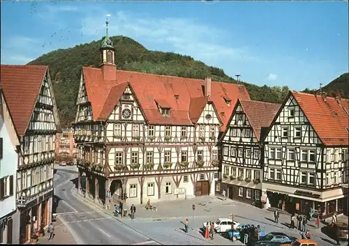 AK / Ansichtskarte pw31626 Urach Bad Fachwerk Rathaus Markt Autos Kategorie.  Alte Ansichtskarten