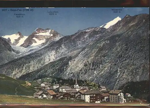 AK / Ansichtskarte Saas Fee Panorama mit Blick auf Fletschhorn Laquinhorn und Weissmies Kuenstlerkarte Kat. Saas Fee