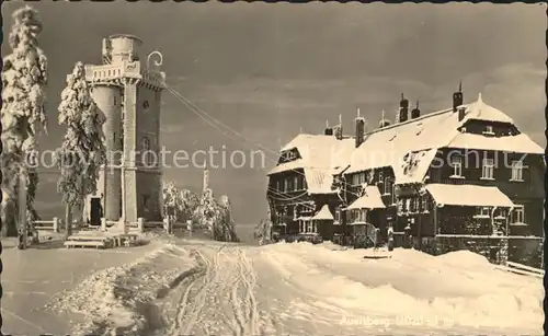 AK / Ansichtskarte Auersberg Wildenthal Aussichtsturm Unterkunftshaus Erzgebirge im Winter Kat. Eibenstock