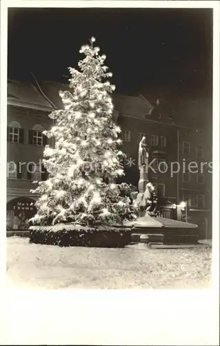 AK / Ansichtskarte Deggendorf Donau Weihnachtsbaum am Rathausbrunnen Kat. Deggendorf