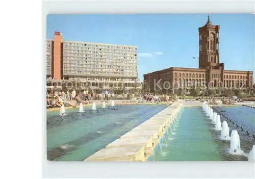 AK / Ansichtskarte Berlin Rotes Rathaus Wasserspiele Kat. Berlin