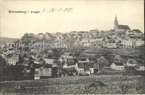 AK / Ansichtskarte Schneeberg Erzgebirge Ortsansicht mit Kirche Kat. Schneeberg