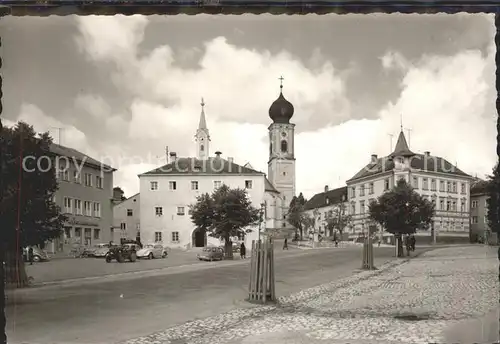 AK / Ansichtskarte Hemau Marktplatz Kirche Kat. Hemau