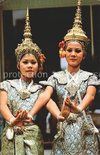 AK / Ansichtskarte Thailand Richly Dressed Thai Actors Taenzerinnen Kat. Thailand