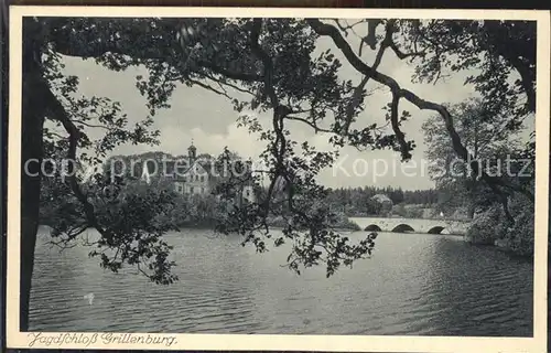 AK / Ansichtskarte Grillenburg Jagdschloss Partie am Wasser Bruecke Tharandter Wald Kat. Tharandt