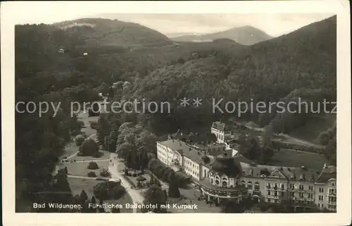 AK / Ansichtskarte Bad Wildungen Fuerstliches Badehotel mit Kurpark Kat. Bad Wildungen