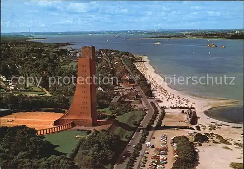 AK / Ansichtskarte Laboe Ostseebad Marine Ehrenmal Strand Fliegeraufnahme