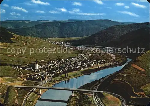 AK / Ansichtskarte Bruttig Mosel Weinort mit neuer Bruecke und Schleuse Fliegeraufnahme Kat. Bruttig Fankel