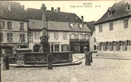 AK / Ansichtskarte Mutzig Bas Rhin Alsace Place de la Victoire Fontaine Kat. Mutzig