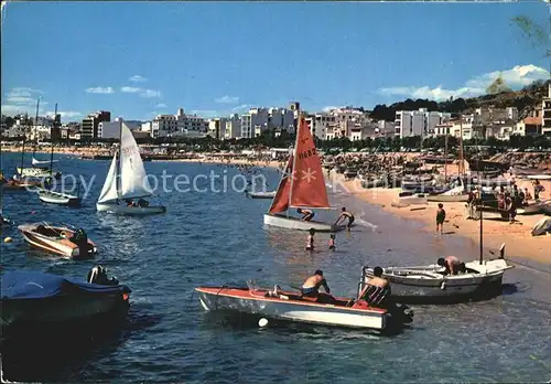 AK / Ansichtskarte Blanes Strand Wassersport Kat. Costa Brava