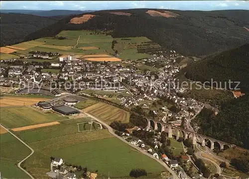 AK / Ansichtskarte Willingen Sauerland Heilklimatischer Kneippkurort Viadukt Fliegeraufnahme Kat. Willingen (Upland)