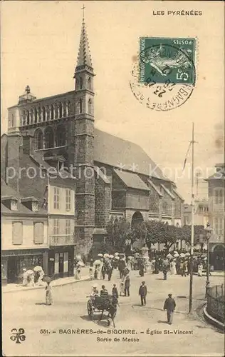 AK / Ansichtskarte Bagneres de Bigorre Eglise Saint Vincent Sortie de Messe Kat. Bagneres de Bigorre