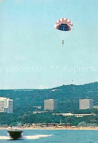 AK / Ansichtskarte Bulgarien Schwarzmeerkueste Boot mit Gleitschirm / Bulgarien /