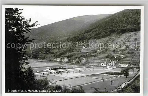 AK / Ansichtskarte Neustadt Haardt Stadion und Freibad Kat. Neustadt an der Weinstr.