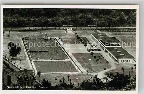 AK / Ansichtskarte Neustadt Haardt Stadion und Freibad Kat. Neustadt an der Weinstr.