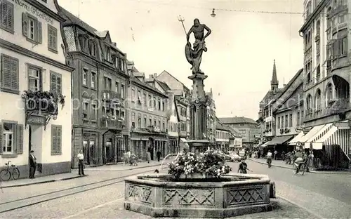 AK / Ansichtskarte Offenburg Hauptstrasse Neptunbrunnen Kat. Offenburg