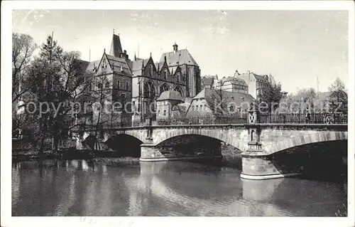 AK / Ansichtskarte Marburg Lahn Weidenhaeuserbruecke mit Universitaet Stempel Tag der Heimat im Weltfluechtlingsjahr Kat. Marburg