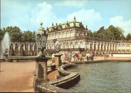 AK / Ansichtskarte Dresden Zwingerhof mit Mathematisch Physikalischem Salon Kat. Dresden Elbe