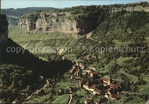 AK / Ansichtskarte Baume les Messieurs Fliegeraufnahme Paysage du Jura Kat. Baume les Messieurs