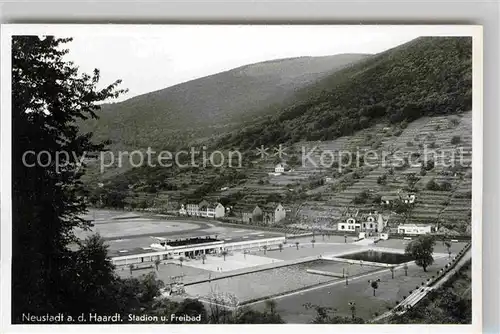 AK / Ansichtskarte Neustadt Haardt Stadion und Freibad Kat. Neustadt an der Weinstr.