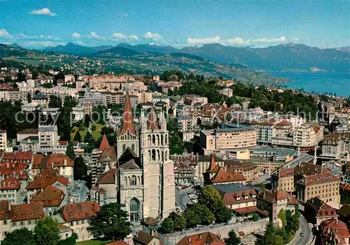 AK / Ansichtskarte Lausanne VD Vue aerienne generale Au premier plan la cathedrale Kat. Lausanne