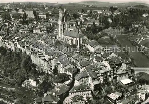 AK / Ansichtskarte Fribourg FR Altstadt Kirche Fliegeraufnahme Kat. Fribourg FR